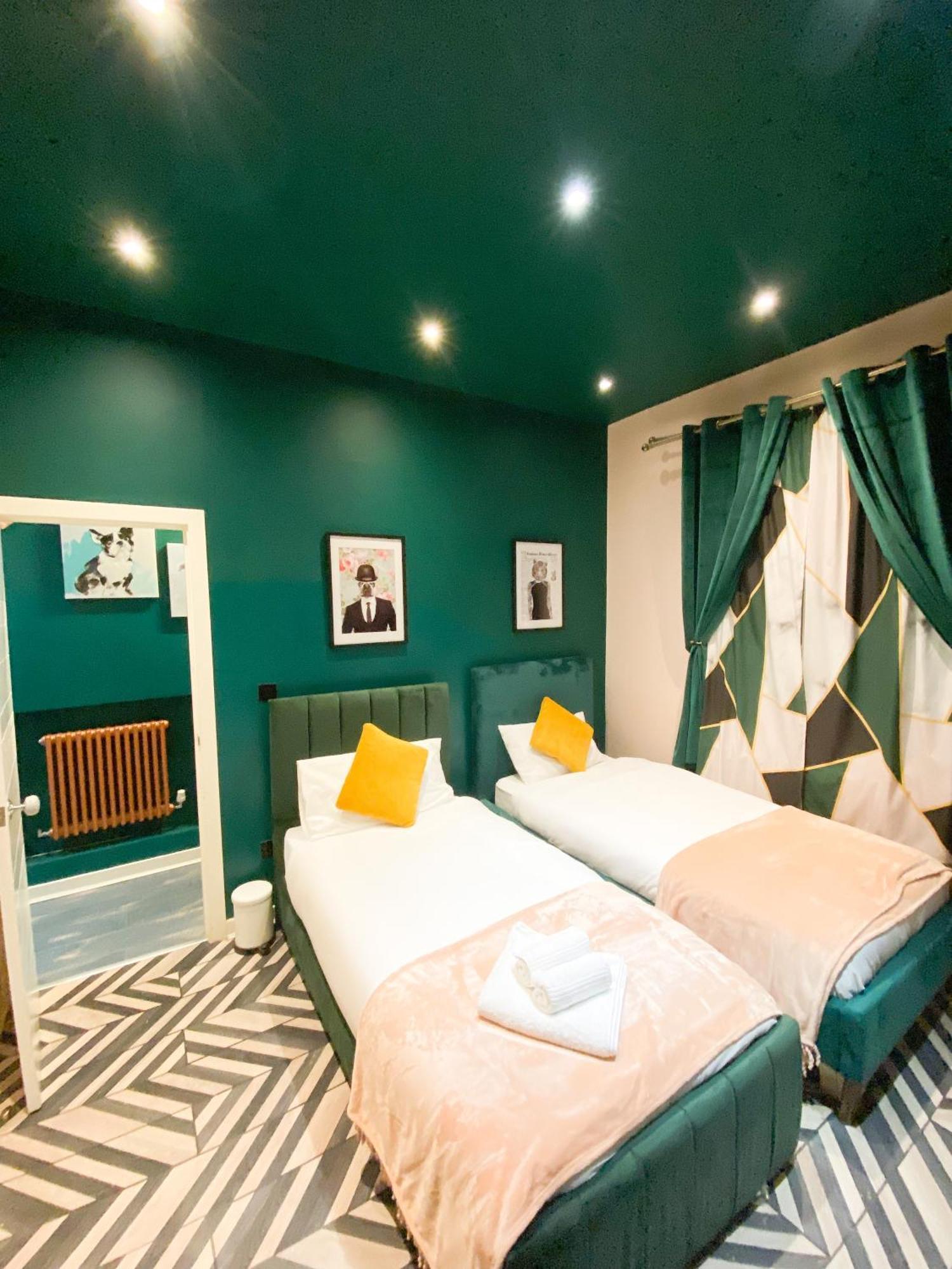 Big House With En-suites A Big Garden And Hot-tub Near Tower Bridge Vilă *