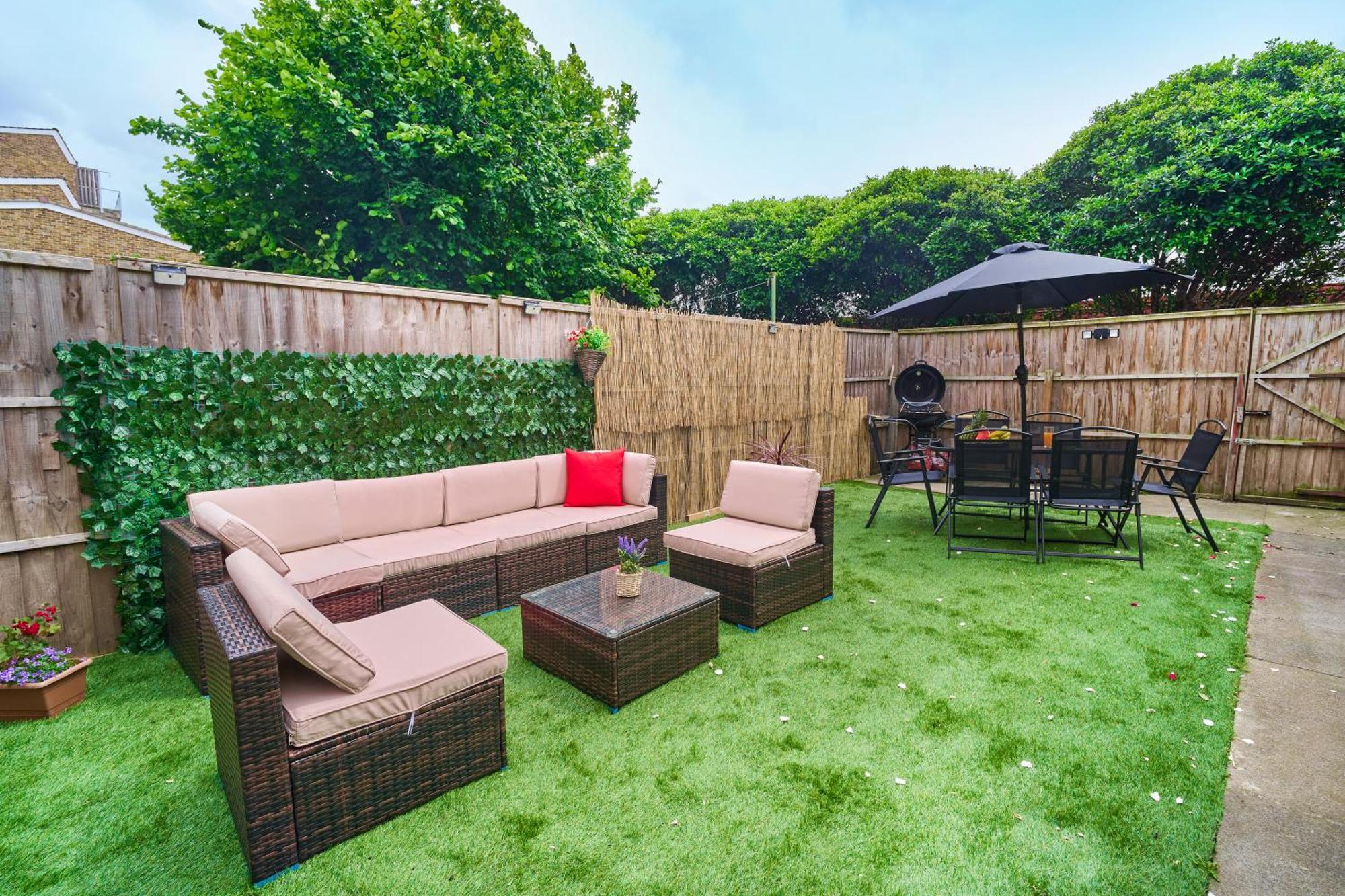 Big House With En-suites A Big Garden And Hot-tub Near Tower Bridge Vilă